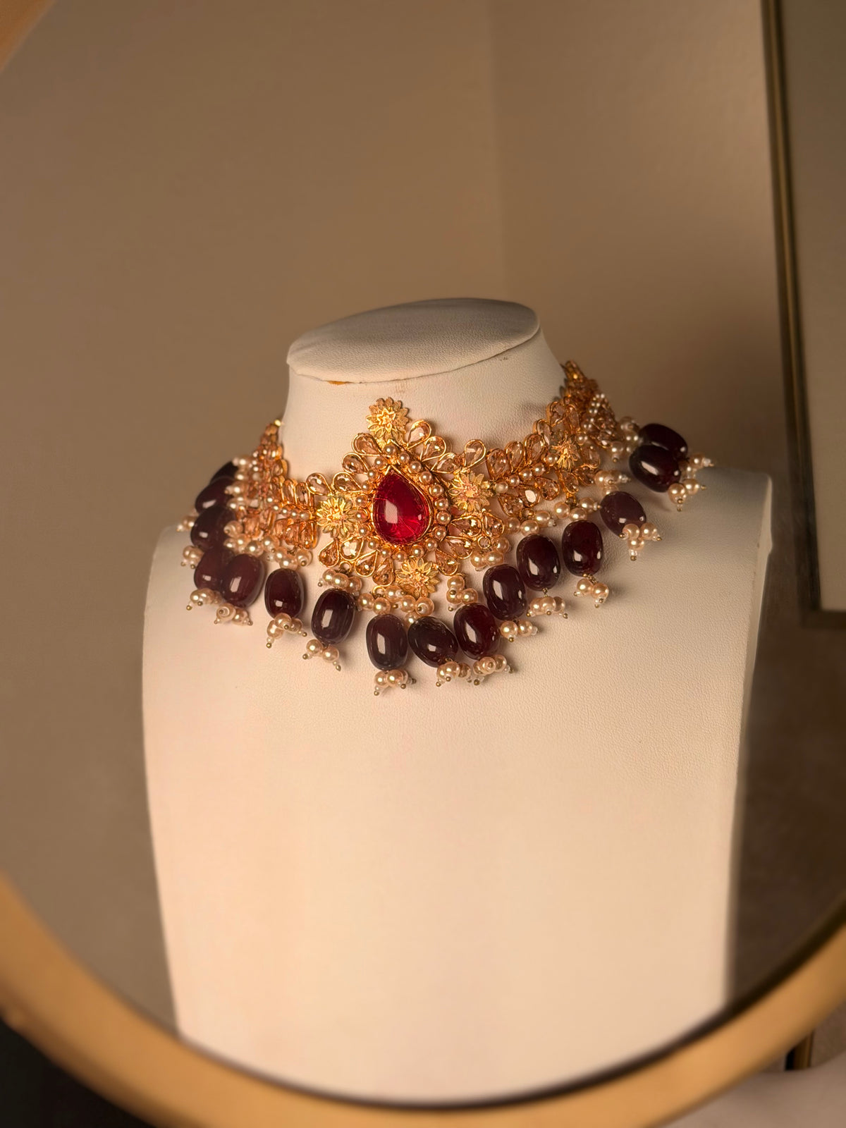 Laboni Choker