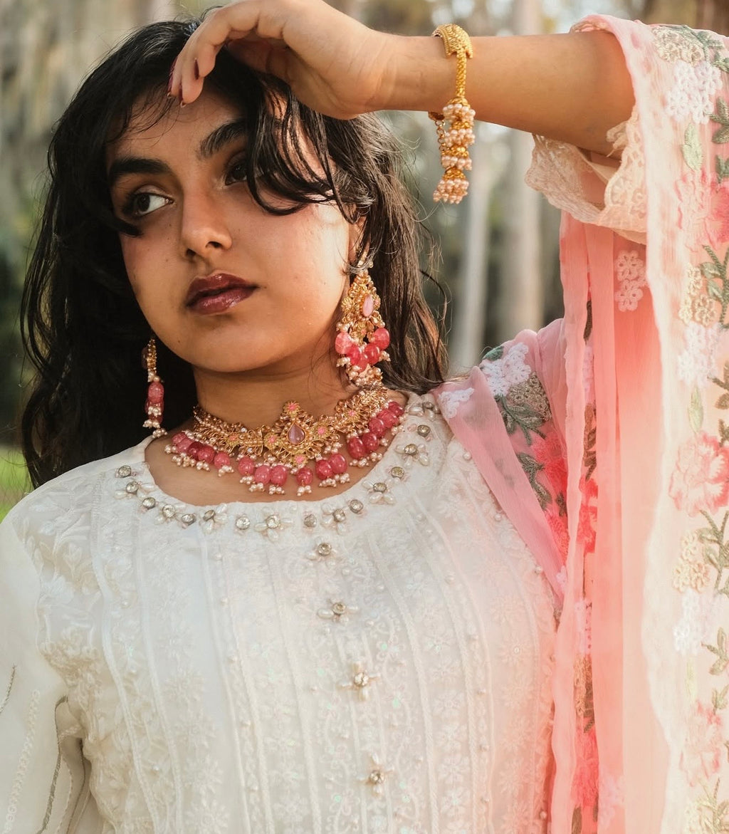 Laboni Choker