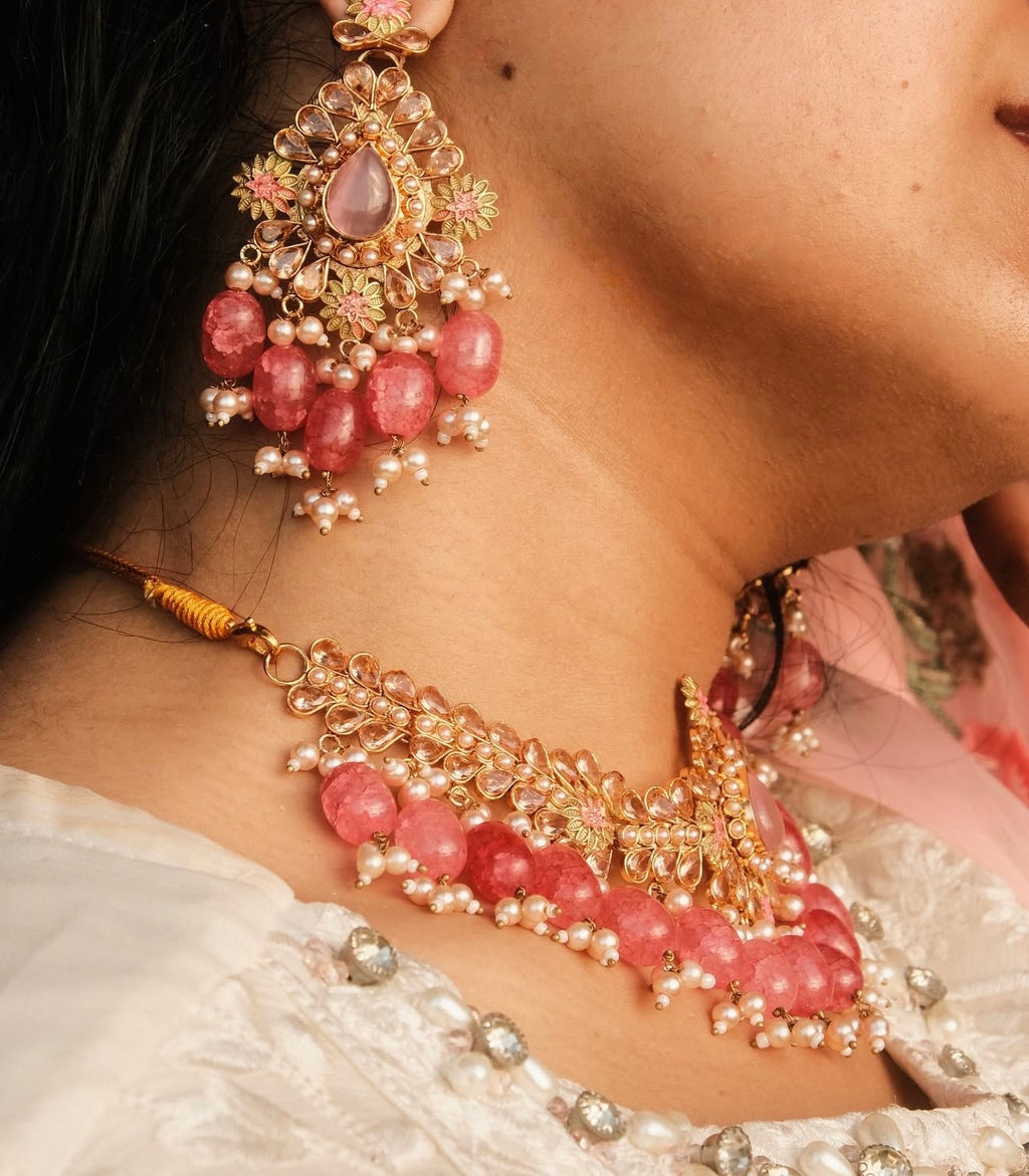 Laboni Choker