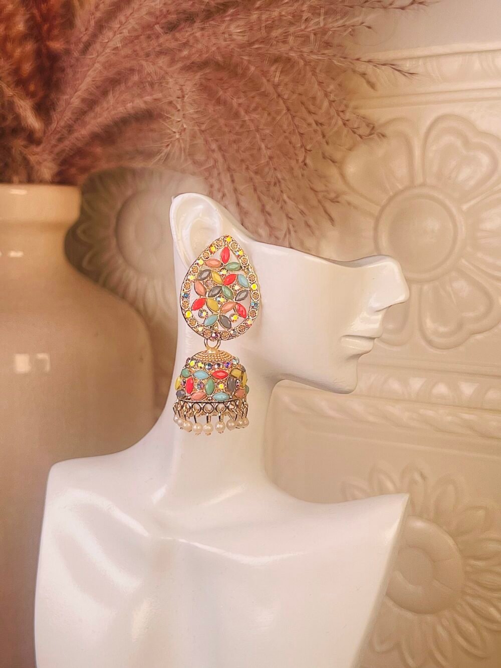 Kundan chandelier earrings – affordable South Asian jewelry – top view Kundan chandelier earrings – budget party wear jewelry – close-up