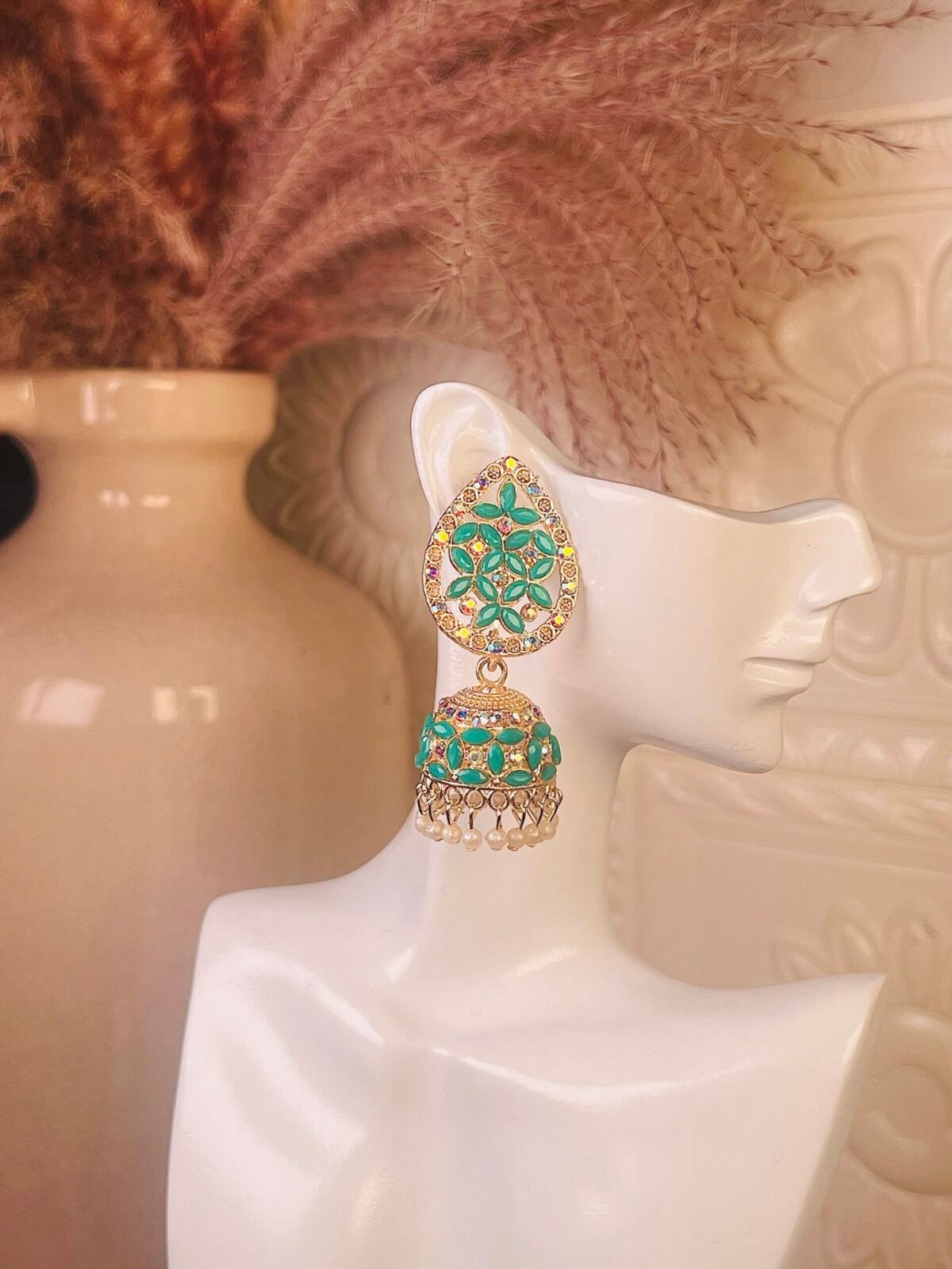 Kundan chandelier earrings – affordable South Asian jewelry – top view Kundan chandelier earrings – budget party wear jewelry – close-up