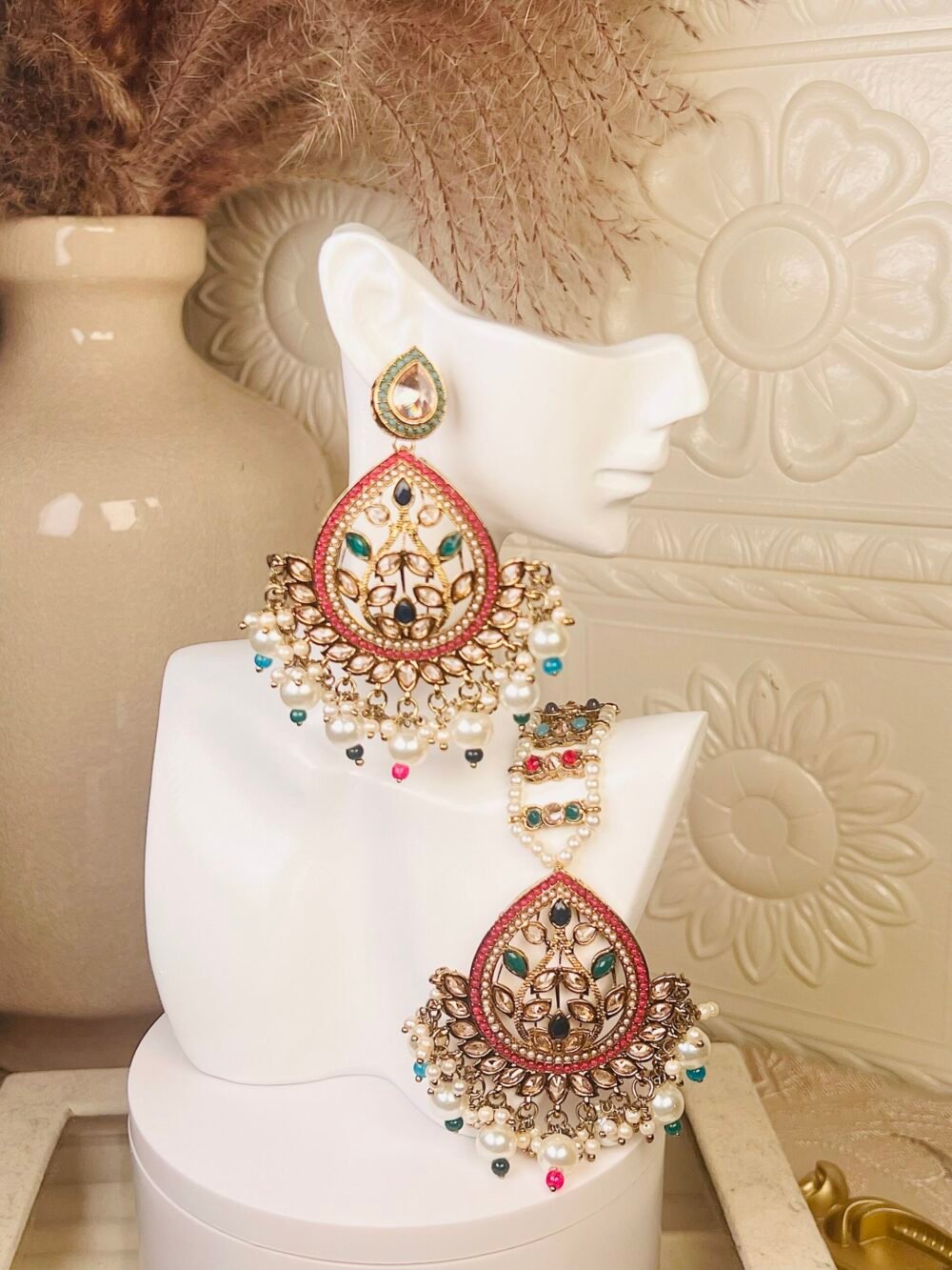 Gold Adjustable Tikka Set – South Asian jewelry – wedding collection – front view Gold Adjustable Tikka Set – South Asian jewelry – close-up