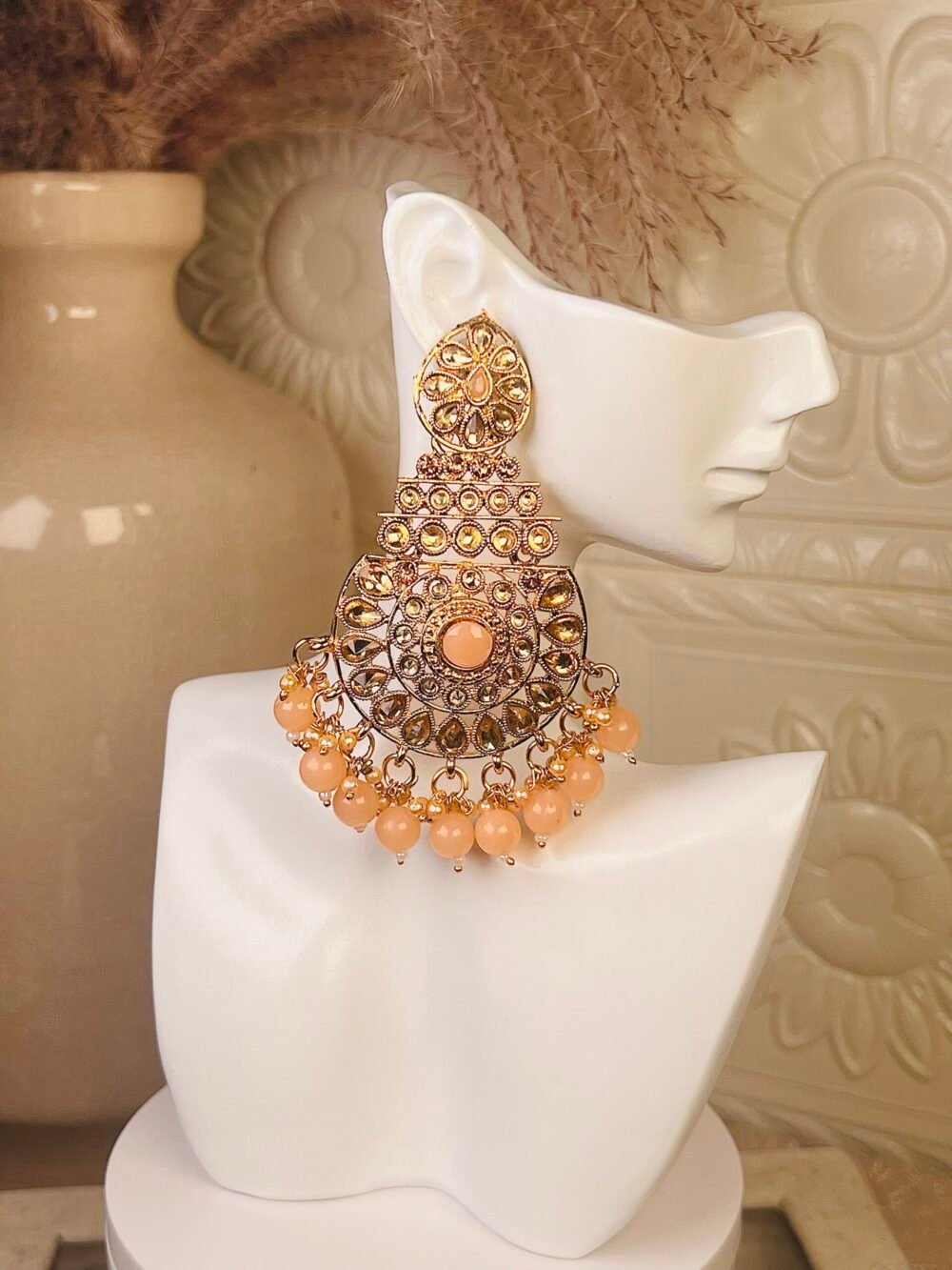 Gold Adjustable Tikka Set – South Asian jewelry – wedding collection – front view Gold Adjustable Tikka Set – South Asian jewelry – close-up