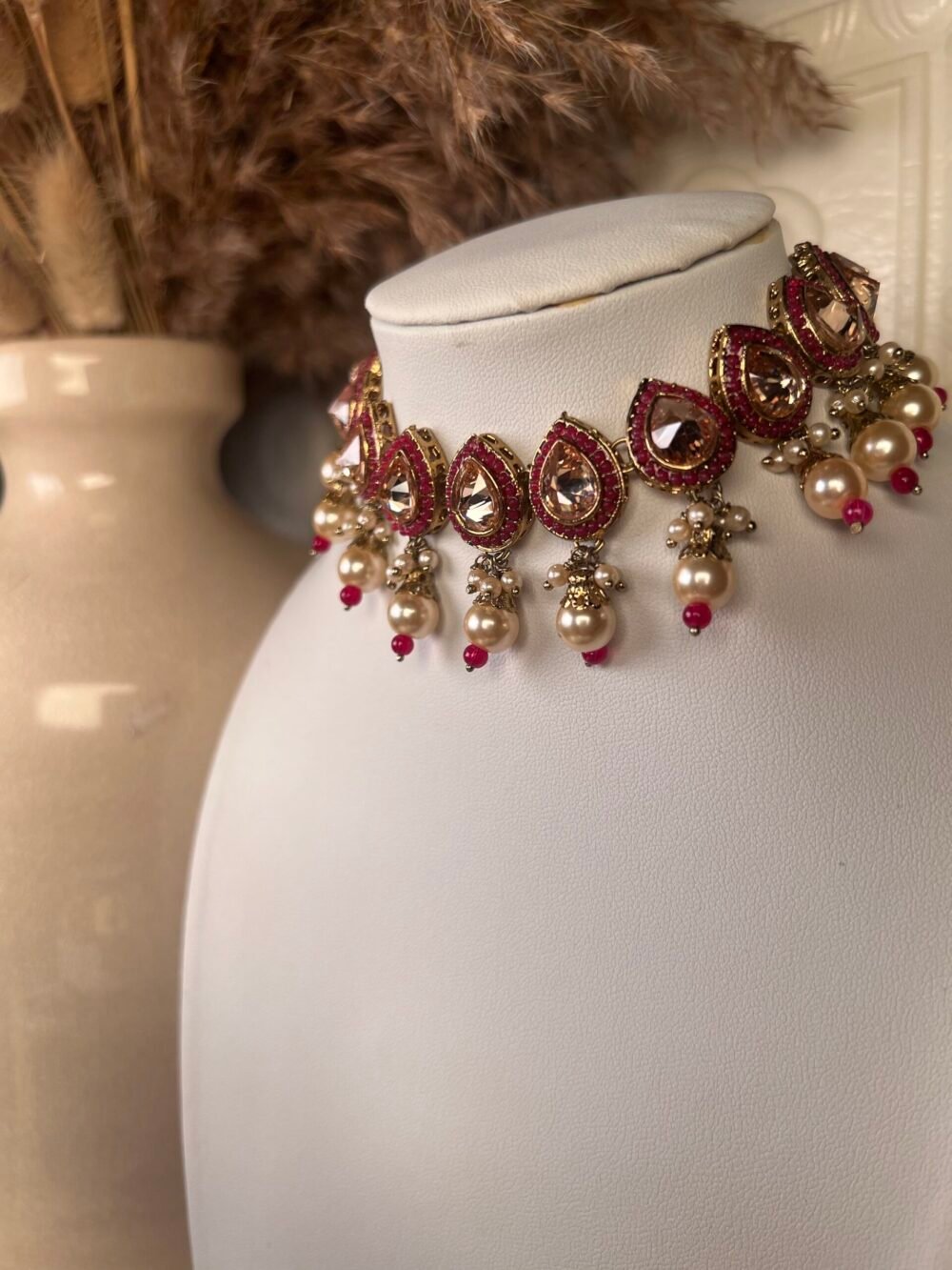 Pearl and Gold necklace set – affordable bridal jewelry – front view Pearl and Gold necklace set – budget-friendly party accessory – top view
