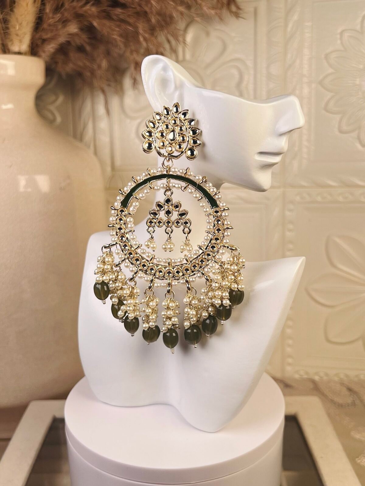 Kundan drop earrings – affordable South Asian bridal jewelry – side angle Kundan drop earrings – cheap South Asian jewelry – close-up view