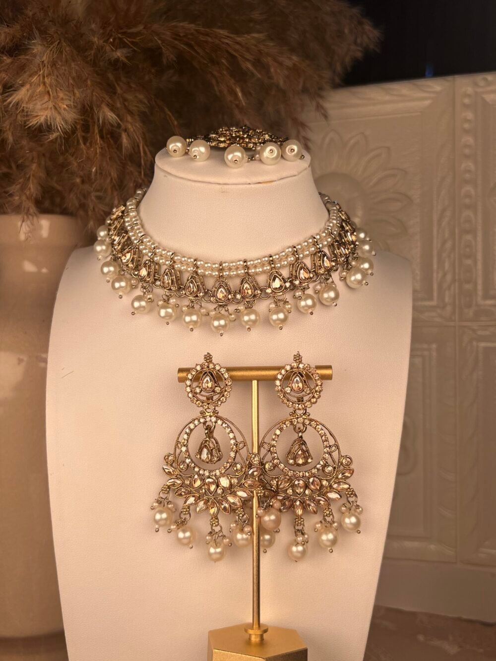 Pearl and Gold necklace set – affordable bridal jewelry – front view, Kundan jhumkas – affordable South Asian jewelry – wedding collection – front view