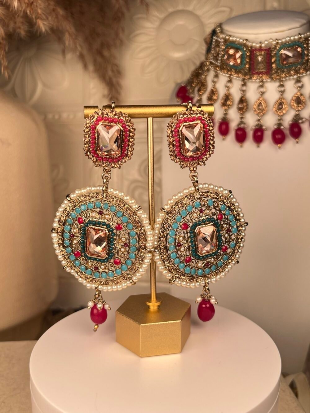 Gold & Pearl Polki Jhumkas – Multicolored – South Asian jewelry – Wedding accessory,Gold Polki Bridal Necklace Set – Multicolored – South Asian jewelry – Top view, Kundan Polki Necklace with Earrings – Multicolored – South Asian jewelry – Side angle, Rose Gold Earrings – South Asian jewelry – Traditional design Rose Gold Earrings – South Asian jewelry – Close-up angle