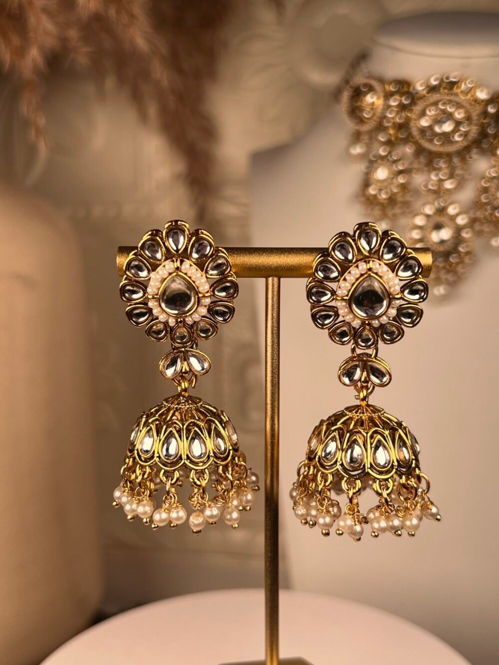 Gold Bridal Necklace Set – South Asian jewelry – Top view, Silver Pearl Bridal Set – South Asian jewelry – Front view