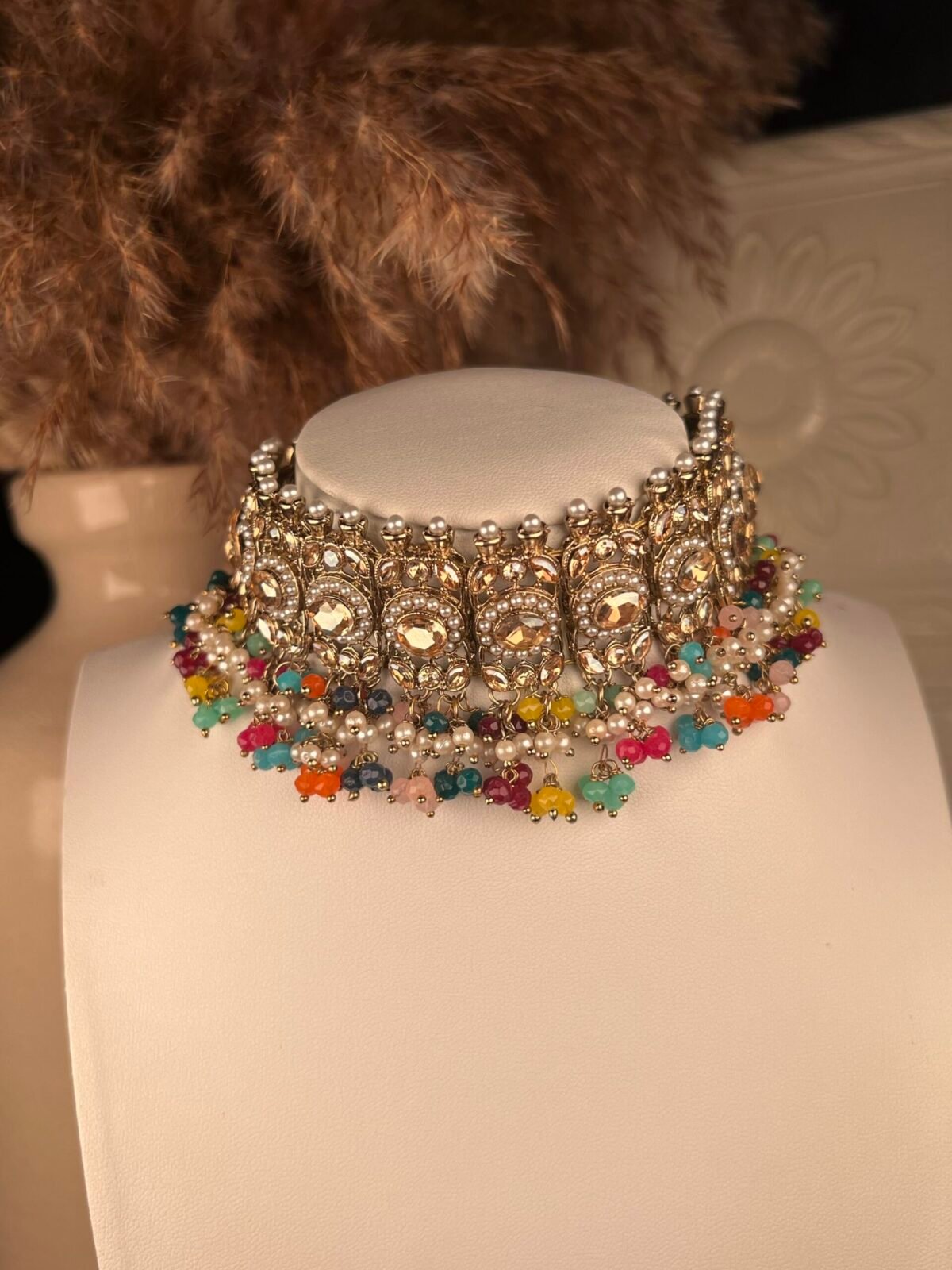 Gold Bridal Necklace Set – South Asian jewelry – Top view, Silver Pearl Bridal Set – South Asian jewelry – Front view