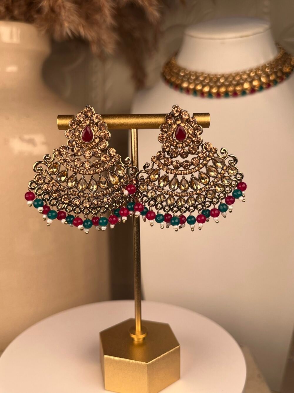 Pearl and Gold necklace set – affordable bridal jewelry – front view, Kundan jhumkas – affordable South Asian jewelry – wedding collection – front view