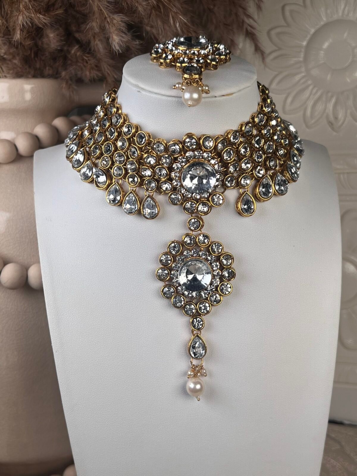 Saloni Necklace Set